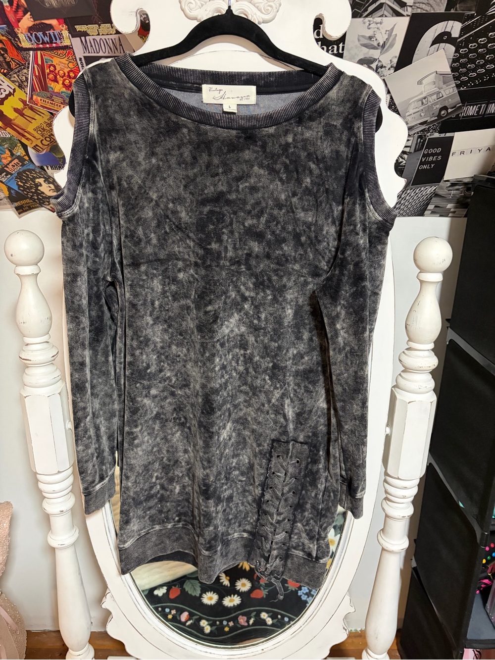 Vintage Havana Charcoal Gray Cold-Shoulder Lace-Up Sweatshirt
